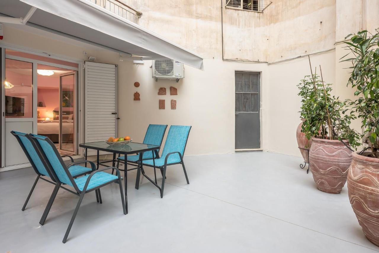Apartamento The Courtyard Oasis Atenas Exterior foto