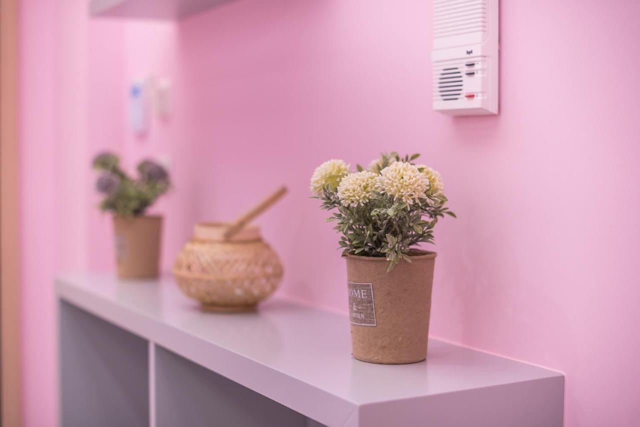 Apartamento The Courtyard Oasis Atenas Exterior foto